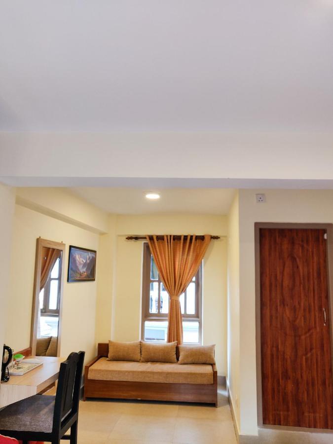 Hotel Central Bhatgoan Esterno foto