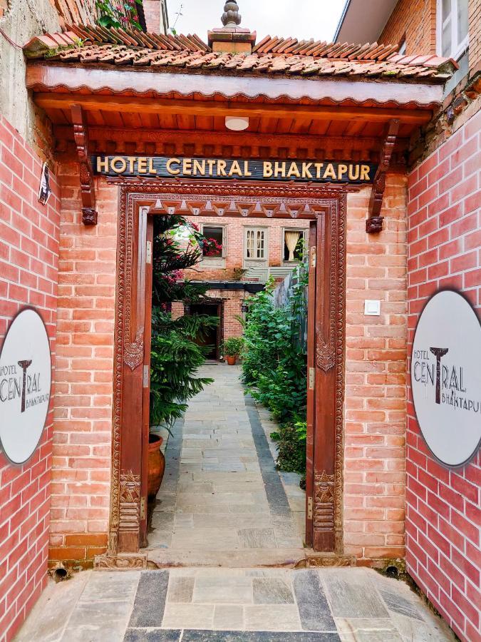 Hotel Central Bhatgoan Esterno foto