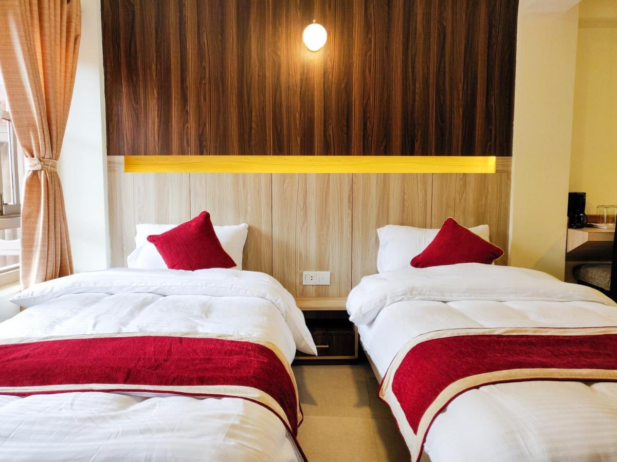 Hotel Central Bhatgoan Esterno foto
