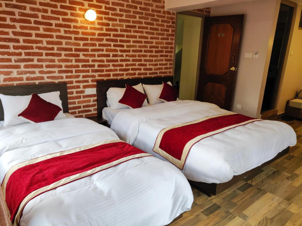 Hotel Central Bhatgoan Esterno foto