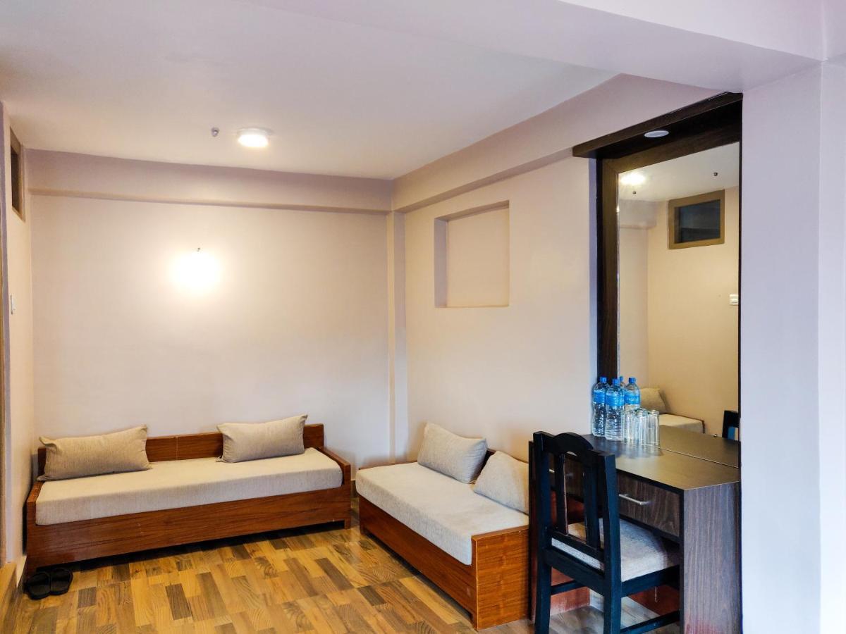 Hotel Central Bhatgoan Esterno foto
