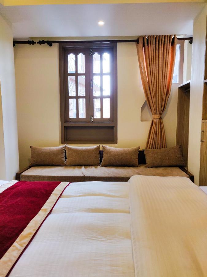 Hotel Central Bhatgoan Esterno foto