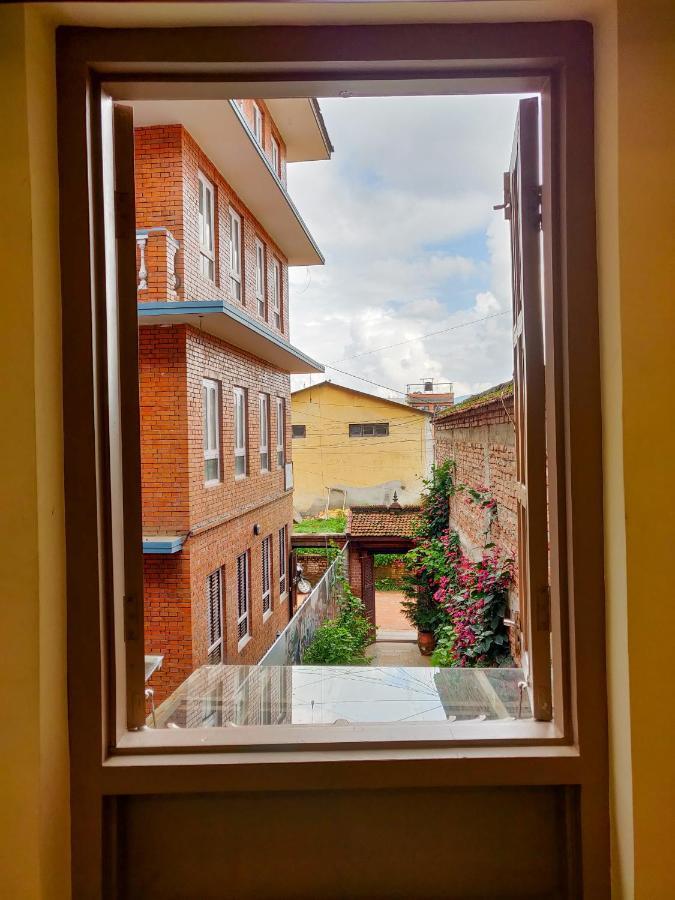 Hotel Central Bhatgoan Esterno foto